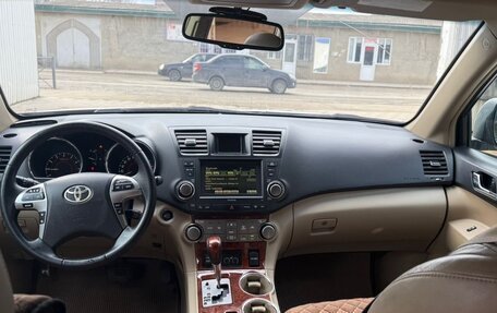 Toyota Highlander III, 2011 год, 1 600 000 рублей, 7 фотография