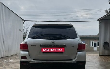 Toyota Highlander III, 2011 год, 1 600 000 рублей, 4 фотография