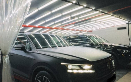 Volkswagen Touareg III, 2021 год, 5 700 000 рублей, 1 фотография