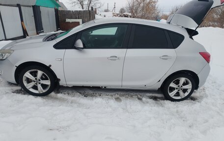 Opel Astra J, 2012 год, 600 000 рублей, 3 фотография