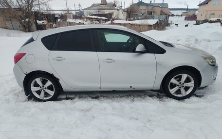 Opel Astra J, 2012 год, 600 000 рублей, 11 фотография