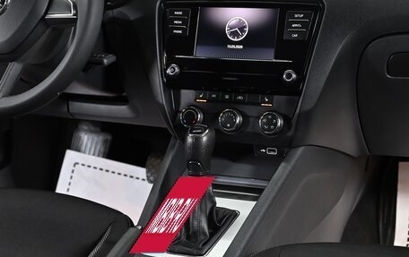 Skoda Octavia, 2018 год, 1 299 000 рублей, 10 фотография