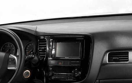 Mitsubishi Outlander III рестайлинг 3, 2015 год, 1 850 000 рублей, 9 фотография