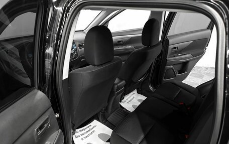 Mitsubishi Outlander III рестайлинг 3, 2015 год, 1 850 000 рублей, 12 фотография