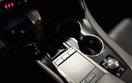 Lexus RX IV рестайлинг, 2020 год, 4 690 000 рублей, 22 фотография