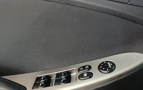 Hyundai Solaris II рестайлинг, 2015 год, 890 000 рублей, 13 фотография