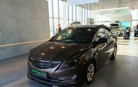 Hyundai Solaris II рестайлинг, 2015 год, 890 000 рублей, 3 фотография
