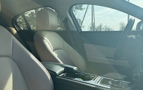 Jaguar XE I рестайлинг, 2017 год, 1 700 000 рублей, 11 фотография