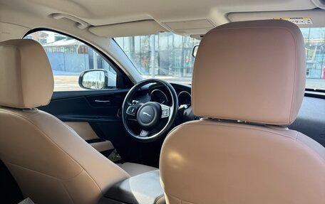 Jaguar XE I рестайлинг, 2017 год, 1 700 000 рублей, 10 фотография