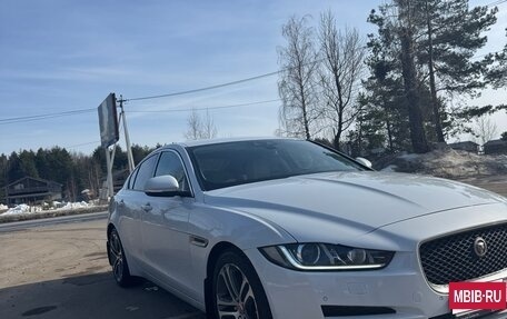 Jaguar XE I рестайлинг, 2017 год, 1 700 000 рублей, 2 фотография