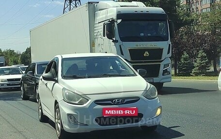 Hyundai Solaris II рестайлинг, 2012 год, 355 000 рублей, 1 фотография