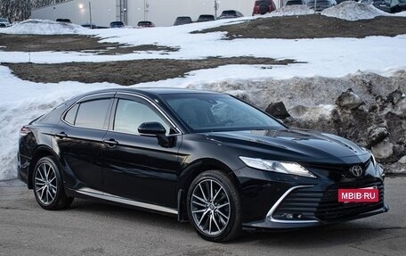 Toyota Camry, 2021 год, 3 250 000 рублей, 2 фотография