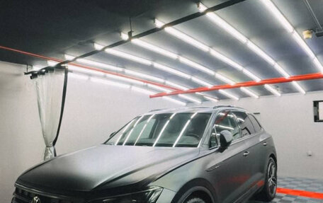 Volkswagen Touareg III, 2021 год, 5 700 000 рублей, 2 фотография