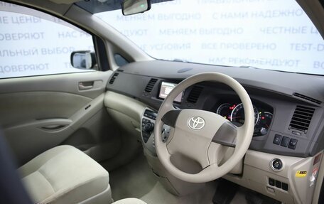 Toyota ISis I, 2011 год, 1 290 000 рублей, 11 фотография
