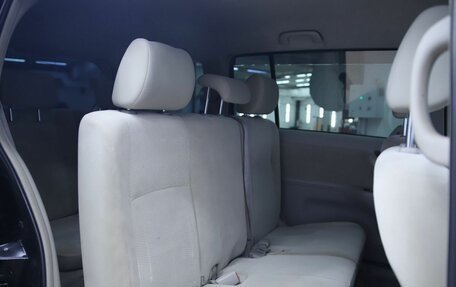 Toyota ISis I, 2011 год, 1 290 000 рублей, 16 фотография