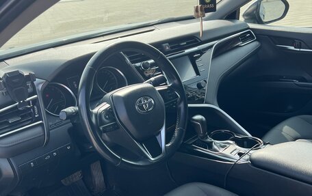 Toyota Camry, 2018 год, 2 000 000 рублей, 7 фотография