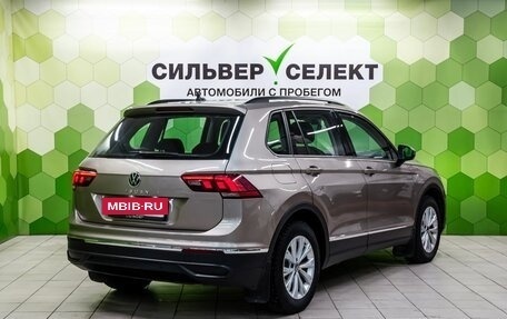 Volkswagen Tiguan II, 2021 год, 2 590 000 рублей, 2 фотография