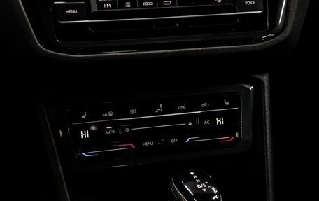 Volkswagen Tiguan II, 2021 год, 2 590 000 рублей, 18 фотография