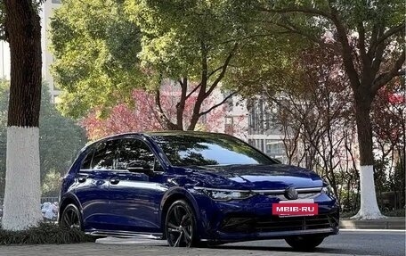 Volkswagen Golf VIII, 2023 год, 2 190 000 рублей, 3 фотография