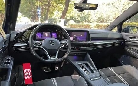 Volkswagen Golf VIII, 2023 год, 2 190 000 рублей, 9 фотография