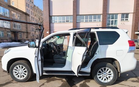 Toyota Land Cruiser Prado 150 рестайлинг 2, 2011 год, 2 800 000 рублей, 9 фотография