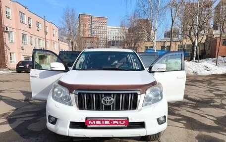 Toyota Land Cruiser Prado 150 рестайлинг 2, 2011 год, 2 800 000 рублей, 11 фотография