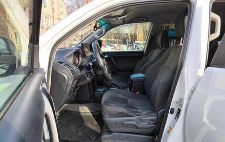 Toyota Land Cruiser Prado 150 рестайлинг 2, 2011 год, 2 800 000 рублей, 23 фотография