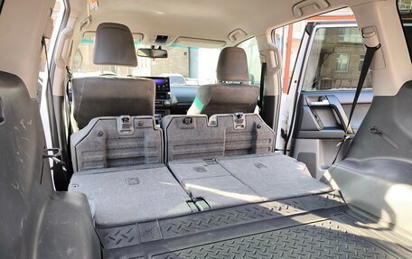 Toyota Land Cruiser Prado 150 рестайлинг 2, 2011 год, 2 800 000 рублей, 29 фотография