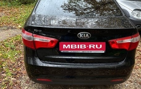 KIA Rio III рестайлинг, 2013 год, 800 000 рублей, 2 фотография