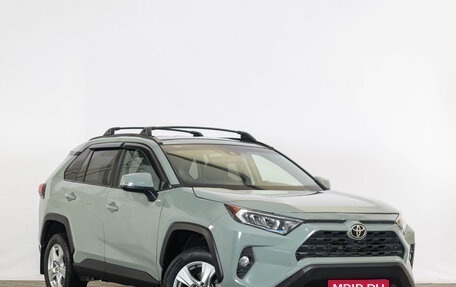 Toyota RAV4, 2019 год, 2 499 000 рублей, 2 фотография