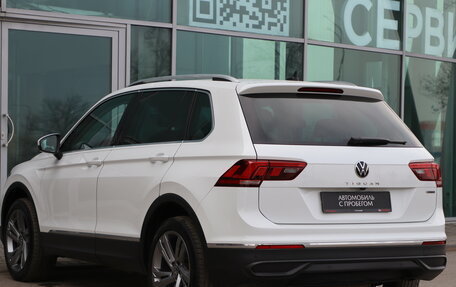 Volkswagen Tiguan II, 2021 год, 3 280 000 рублей, 7 фотография