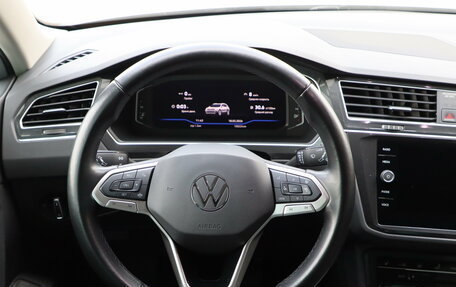 Volkswagen Tiguan II, 2021 год, 3 280 000 рублей, 10 фотография