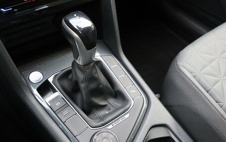 Volkswagen Tiguan II, 2021 год, 3 280 000 рублей, 16 фотография