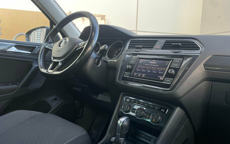 Volkswagen Tiguan II, 2017 год, 1 879 000 рублей, 10 фотография