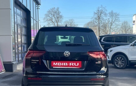 Volkswagen Tiguan II, 2017 год, 1 879 000 рублей, 6 фотография