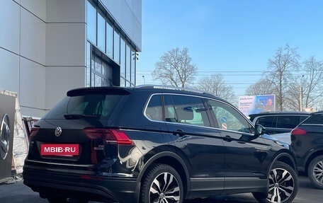 Volkswagen Tiguan II, 2017 год, 1 879 000 рублей, 3 фотография