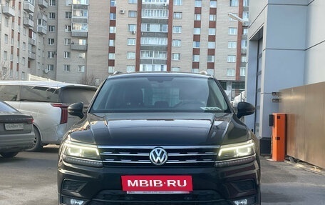 Volkswagen Tiguan II, 2017 год, 1 879 000 рублей, 5 фотография
