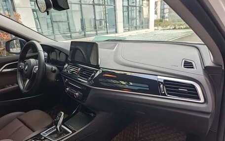 BMW 1 серия, 2022 год, 1 900 000 рублей, 16 фотография