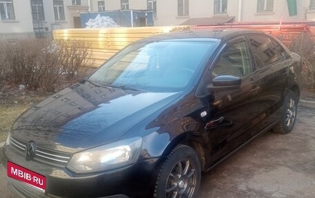 Volkswagen Polo VI (EU Market), 2013 год, 750 000 рублей, 1 фотография