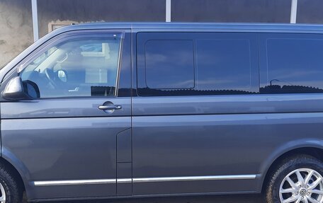 Volkswagen Caravelle T6 рестайлинг, 2017 год, 3 300 000 рублей, 4 фотография