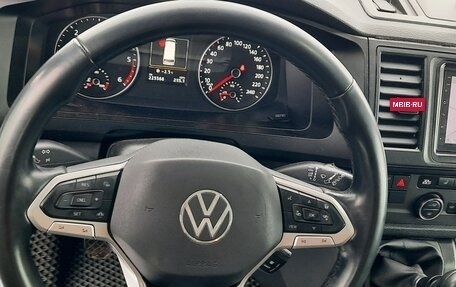 Volkswagen Caravelle T6 рестайлинг, 2017 год, 3 300 000 рублей, 12 фотография