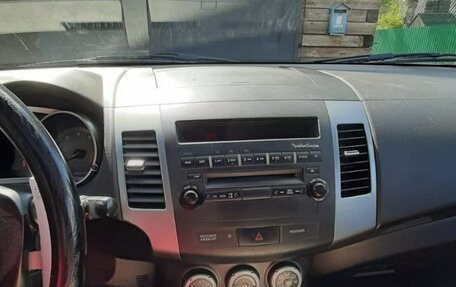 Mitsubishi Outlander III рестайлинг 3, 2008 год, 1 050 000 рублей, 8 фотография