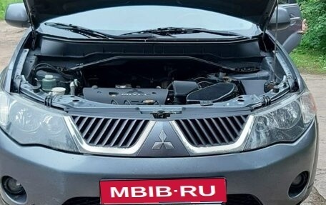 Mitsubishi Outlander III рестайлинг 3, 2008 год, 1 050 000 рублей, 9 фотография