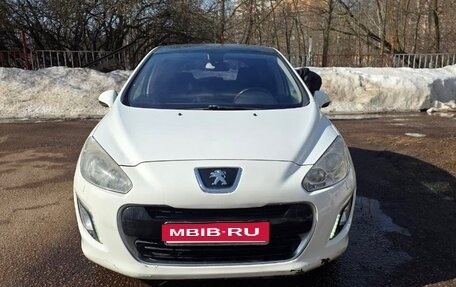 Peugeot 308 II, 2011 год, 775 000 рублей, 2 фотография