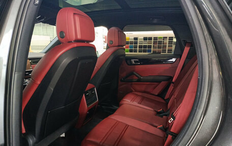 Porsche Cayenne III, 2021 год, 10 700 000 рублей, 12 фотография