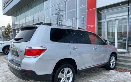 Toyota Highlander III, 2012 год, 1 990 000 рублей, 5 фотография