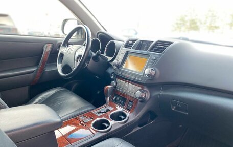 Toyota Highlander III, 2012 год, 1 990 000 рублей, 12 фотография