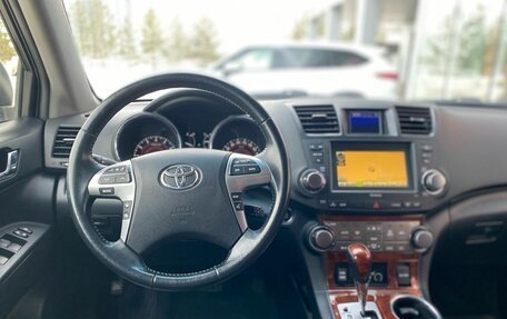 Toyota Highlander III, 2012 год, 1 990 000 рублей, 11 фотография