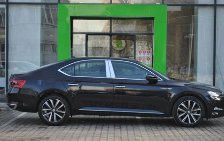 Skoda Superb III рестайлинг, 2025 год, 3 550 000 рублей, 2 фотография