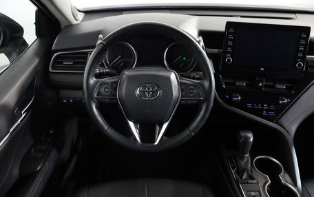 Toyota Camry, 2021 год, 3 289 000 рублей, 10 фотография